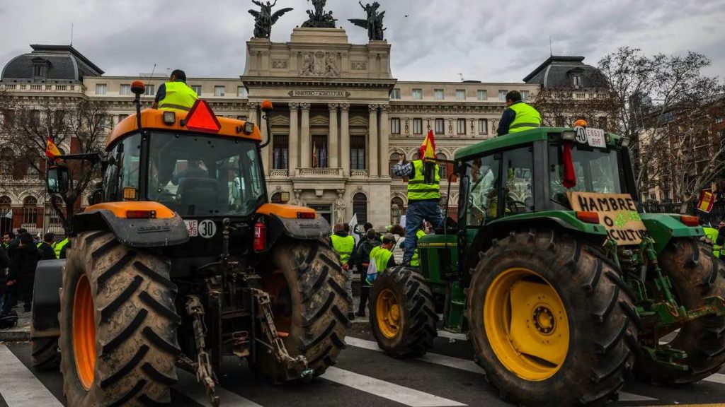 Tensión en Madrid: Agricultores y periodistas enfrentados durante las protestas
